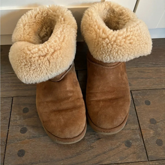 Ugg Bailey Button Boots Size 8W - Picture 4 of 7